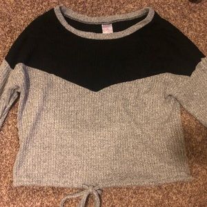 Womens Black White and Grey Colorblock Sweater Medium